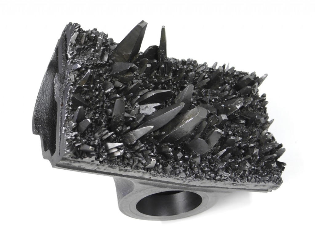 NONLINEARE PROGRESSION, 2015, 6 Einzelsegmente, Stahlguss, Neusilberguss, Graphit, ca. 28x17x13 cm