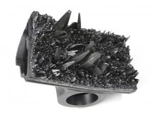 NONLINEARE PROGRESSION, 2015, 6 Einzelsegmente, Stahlguss, Neusilberguss, Graphit, ca. 28x17x13 cm