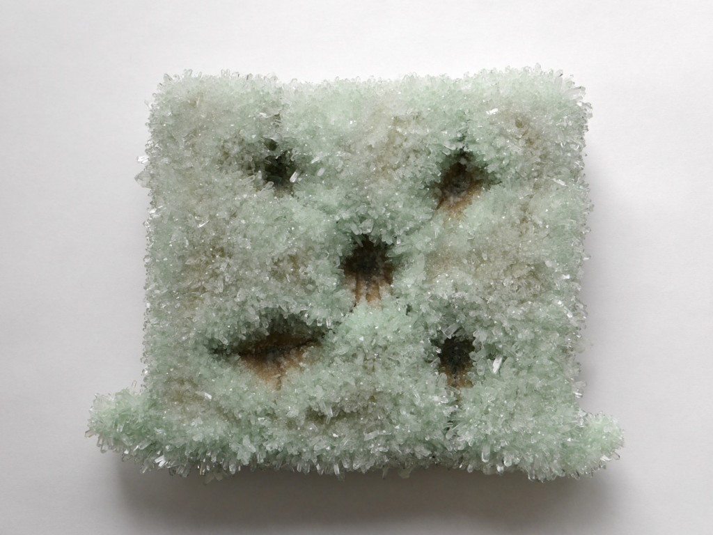 'KISSEN', 2015, Phosphatkristallisation auf Stoffkissen, 54x41x13 cm