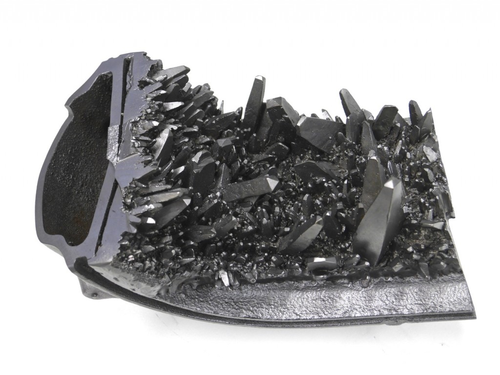 NONLINEARE PROGRESSION, 2015, 6 Einzelsegmente, Stahlguss, Neusilberguss, Graphit, ca. 28x17x13 cm